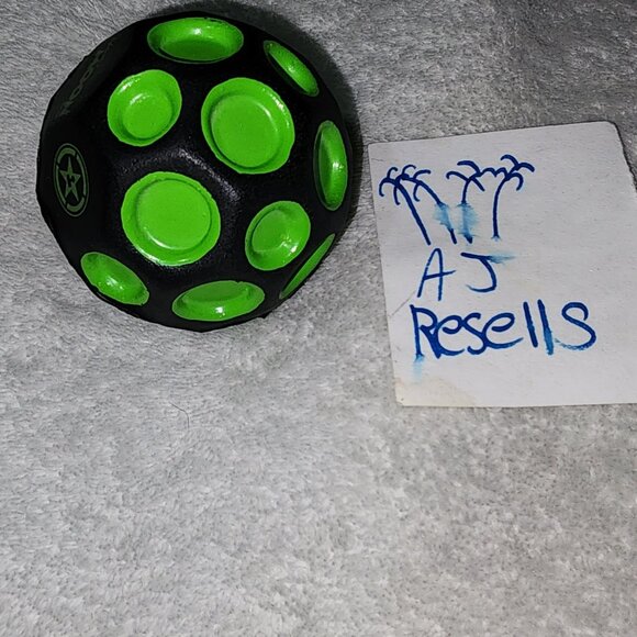 Achievement Hunter Collectible Moon Ball - Picture 3 of 7